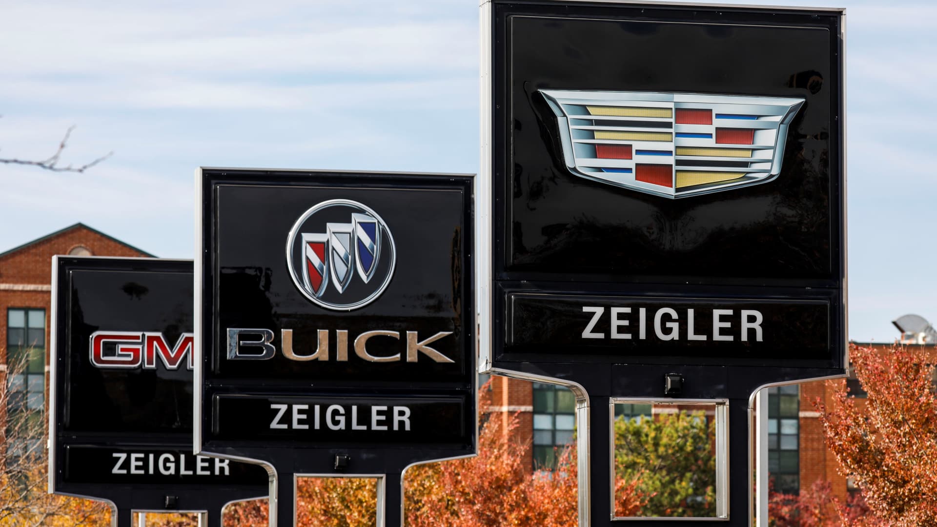 GM offers to buy out Buick dealers that don’t want to invest in EVs Auto Recent