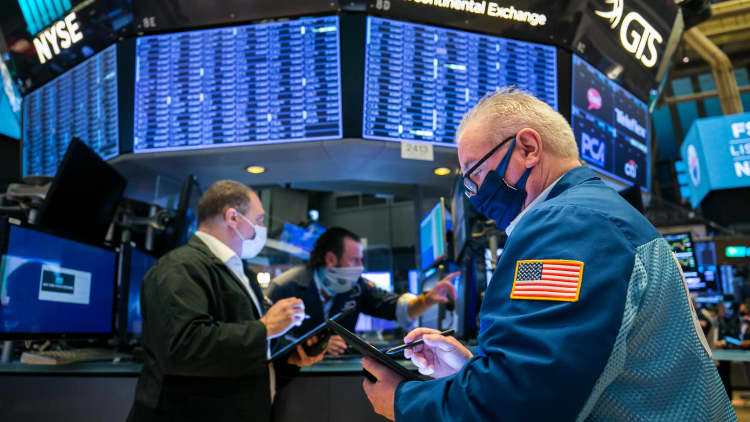 Futures point to higher open following strong bank earnings