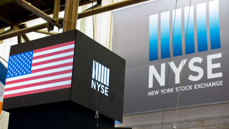 NYSE says it will no longer delist three Chinese telecom giants