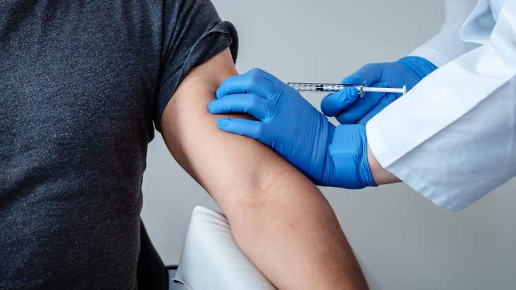 How to distribute a Covid-19 vaccine to every person in the U.S.