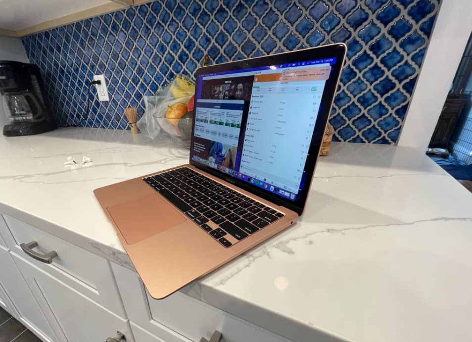 Review: Apple MacBook Air with M1 faster than Intel