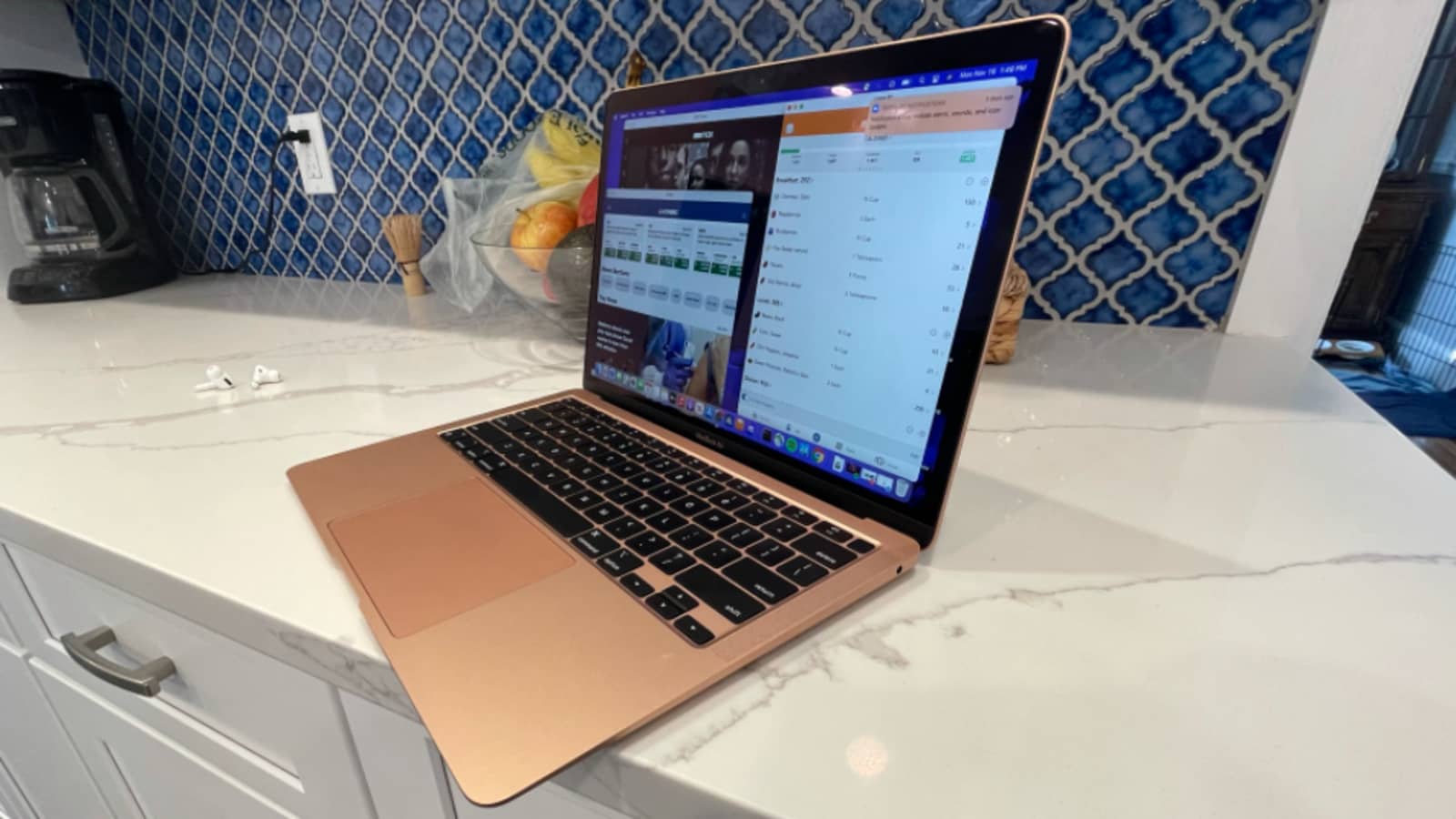 düzlem Tuhaf küçük  Review: Apple MacBook Air with M1 faster than Intel