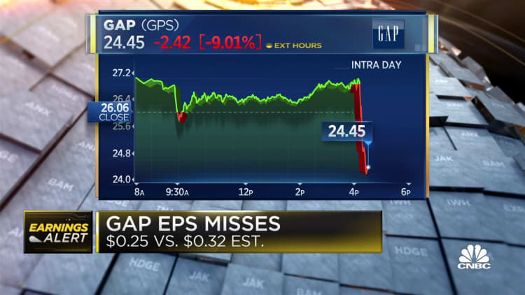 Gap beats revenue but misses on earnings per share, comp sales up 5%