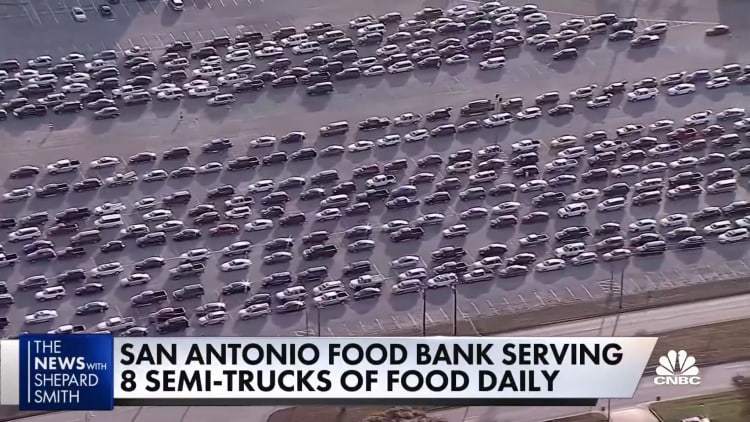 Texas food bank has to ration food to help hungry