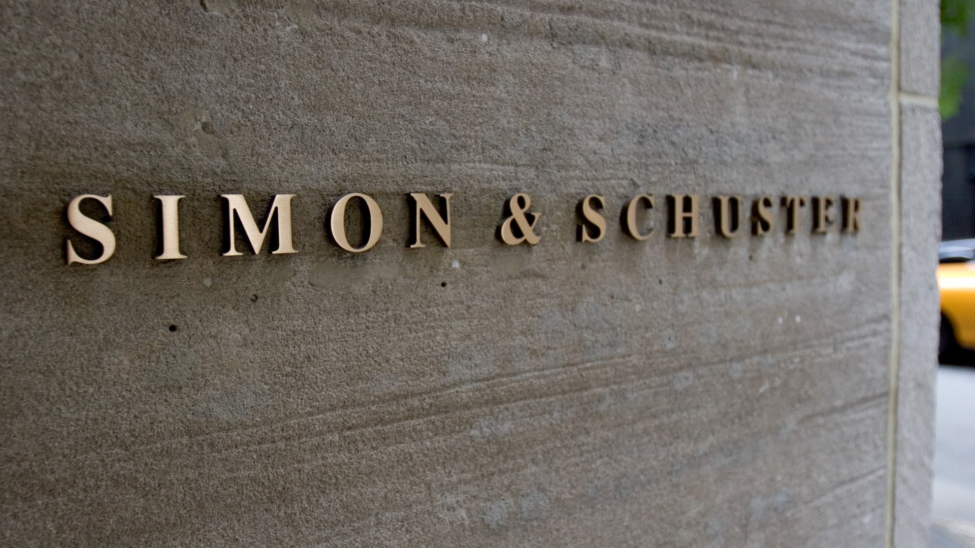 Paramount to sell Simon & Schuster to KKR for $1.62 billion