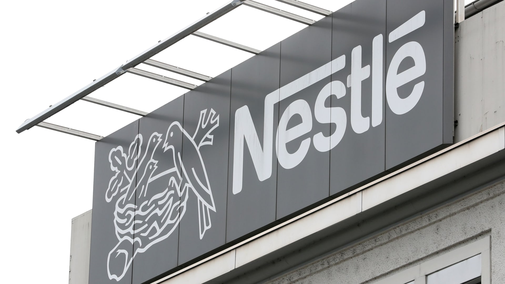 Nestle flies baby replacement supplies to the US from Europe