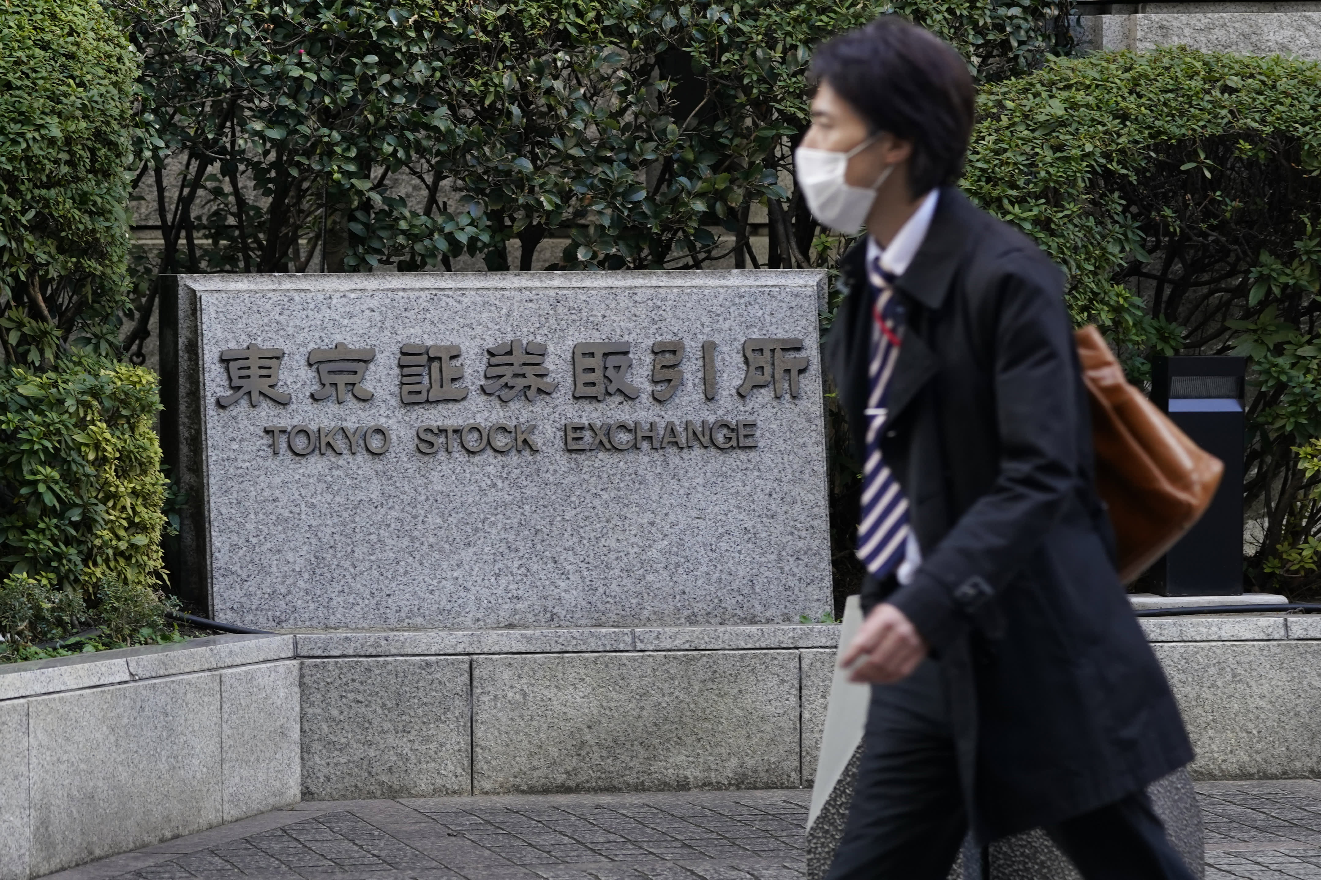 Asia-Pacific stocks rise as investors observe virus situation