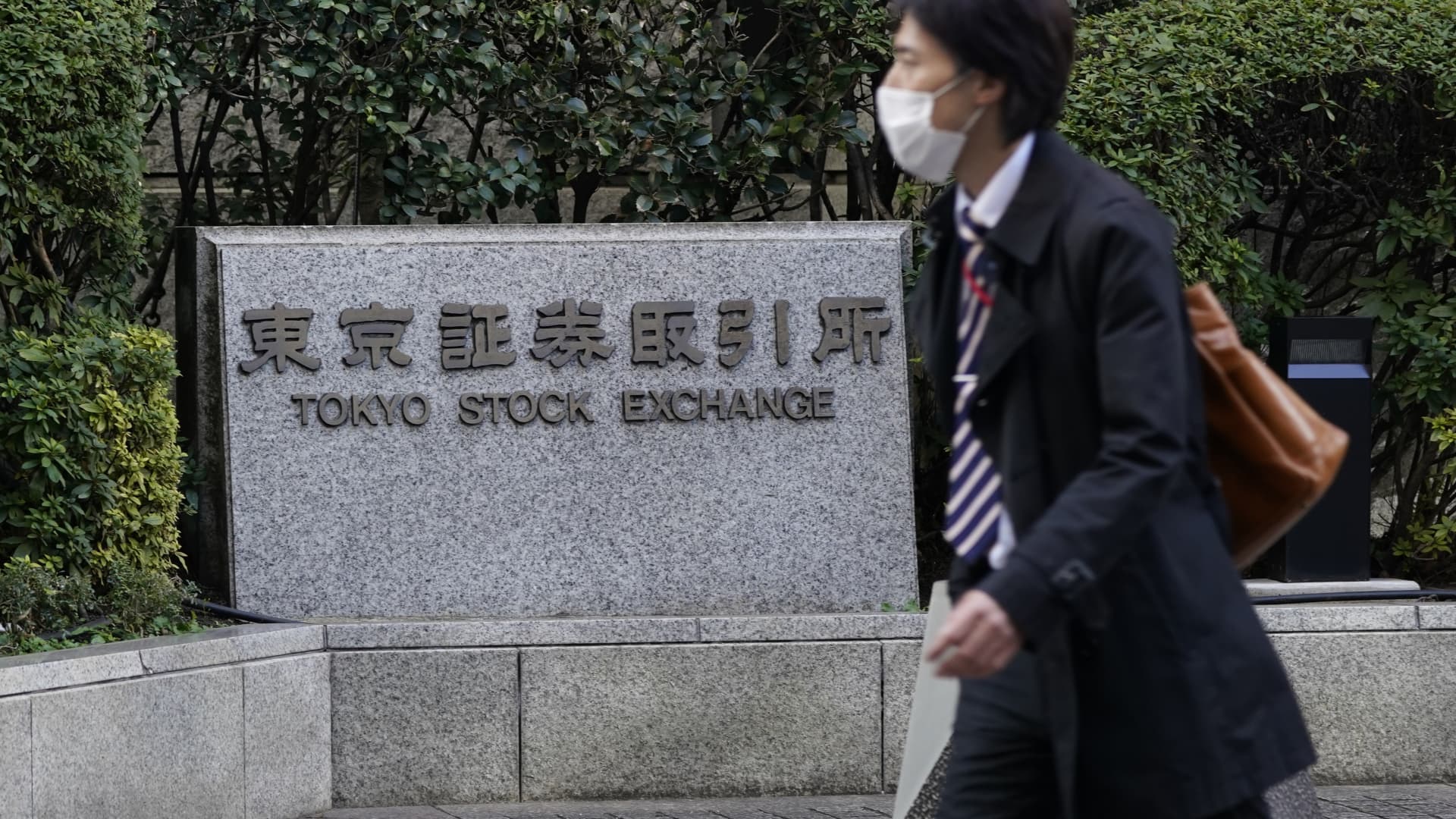 Japan’s Nikkei leads losses in mixed Asia markets; SoftBank shares drop 6% after earnings losses – CNBC