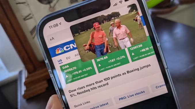 Using picture-in-picture on an iPhone running iOS 14