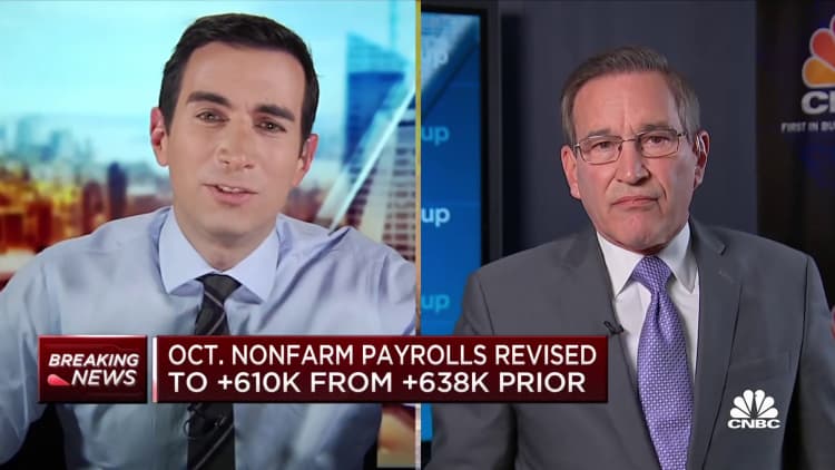 Watch CNBC's Sorkin and Santelli's heated debate on restaurant restrictions