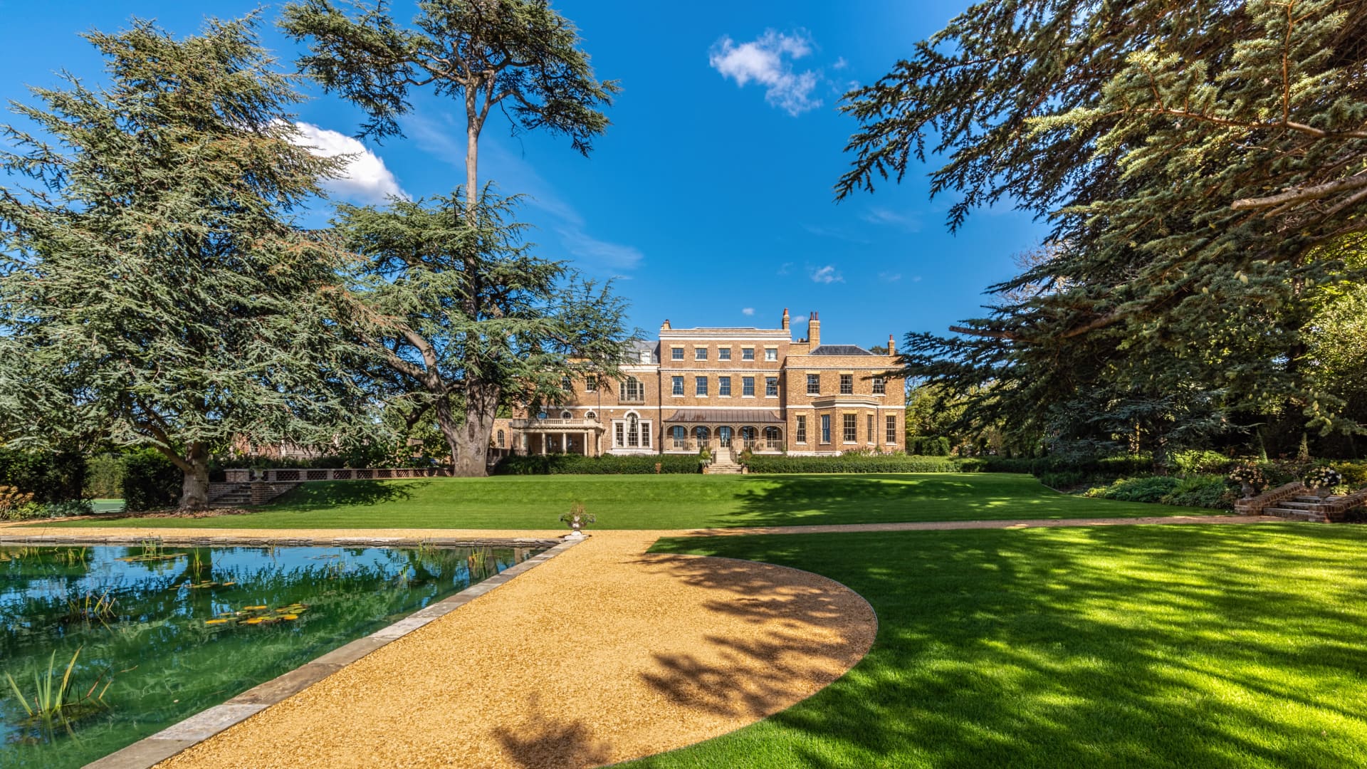 Templeton House is located in the London borough of Richmond upon Thames.