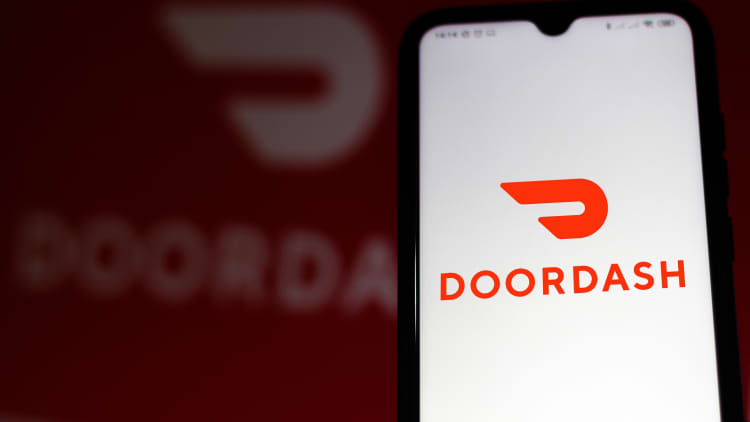 DoorDash started trading at $182 — Here are four experts on what's next for the food delivery app