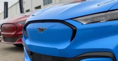 U.S. auto safety agency probes 2022 Ford Mach-E EV recall