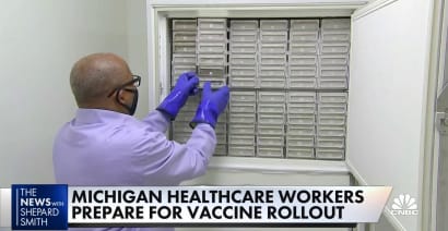 Michigan prepares for a vaccine rollout as soon as the FDA approves Pfizer vaccine