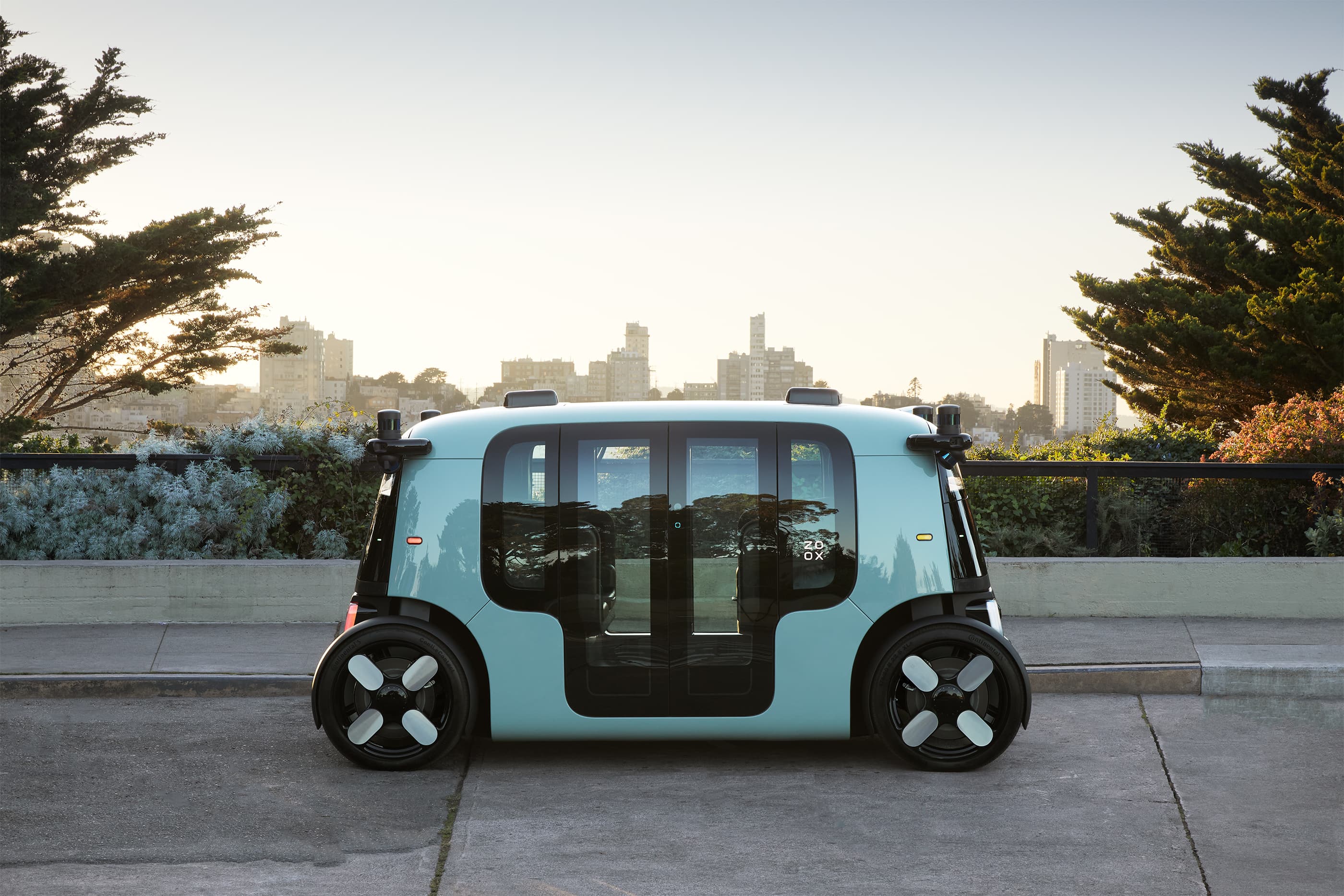 amazon zoox unveils self-driving robotaxi
