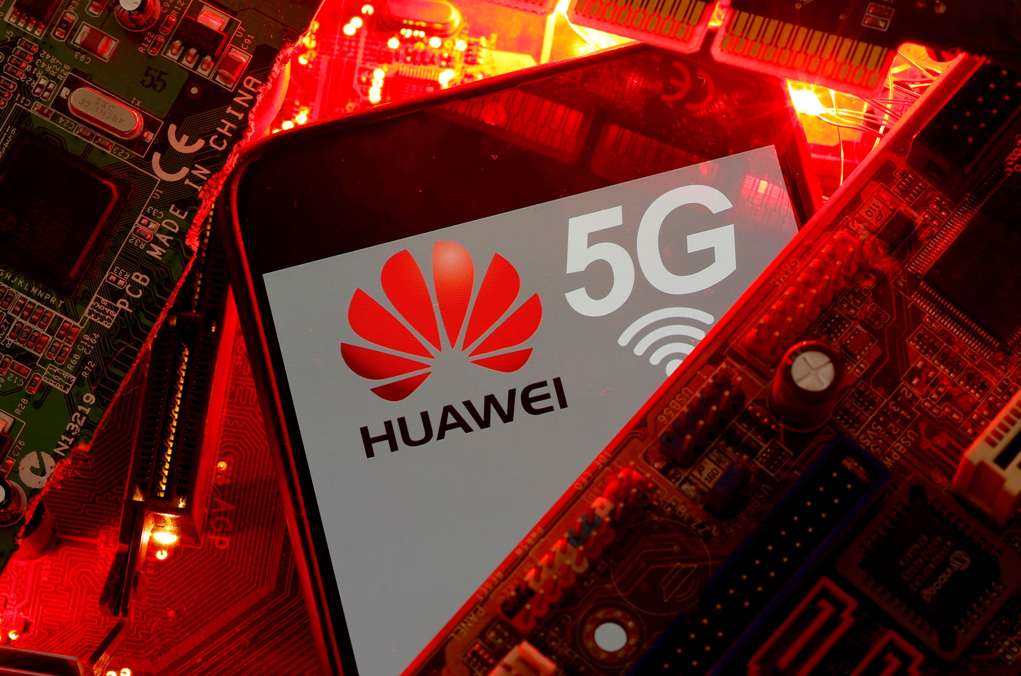 Huawei will charge royalties to smartphone makers that use its 5G technology