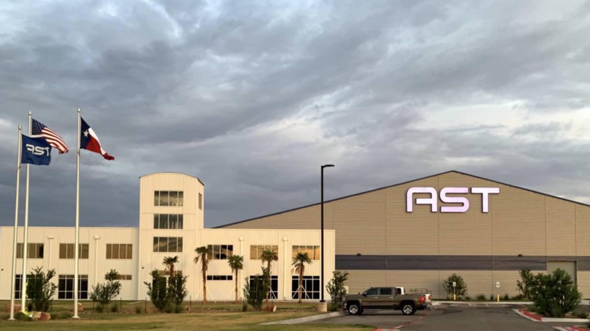 AST's corporate headquarters and high-volume manufacturing facility in Midland, Texas