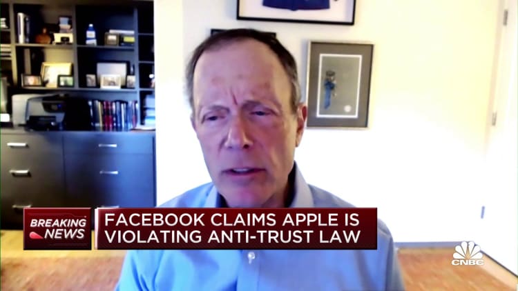 Facebook wants to take Apple down with it, says antitrust expert