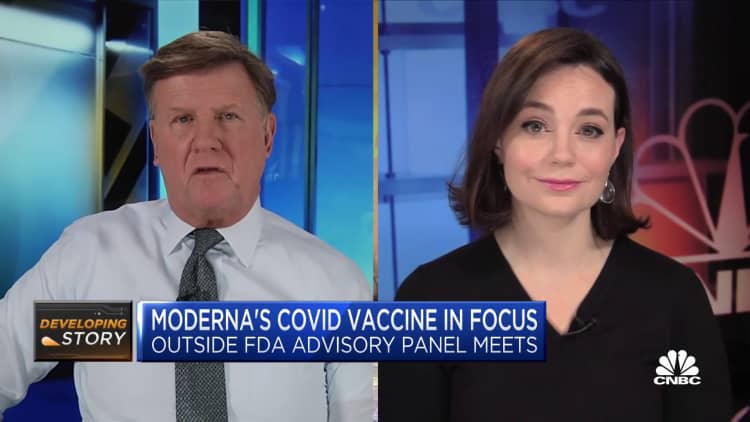 Outside FDA advisory panel meets to discuss Moderna's Covid vaccine