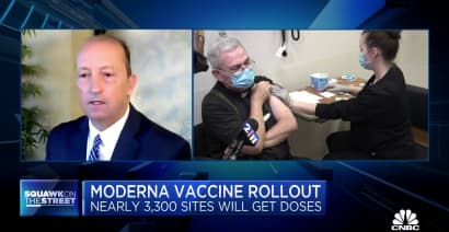How the Moderna vaccine rollout is going in Missouri and Wisconsin