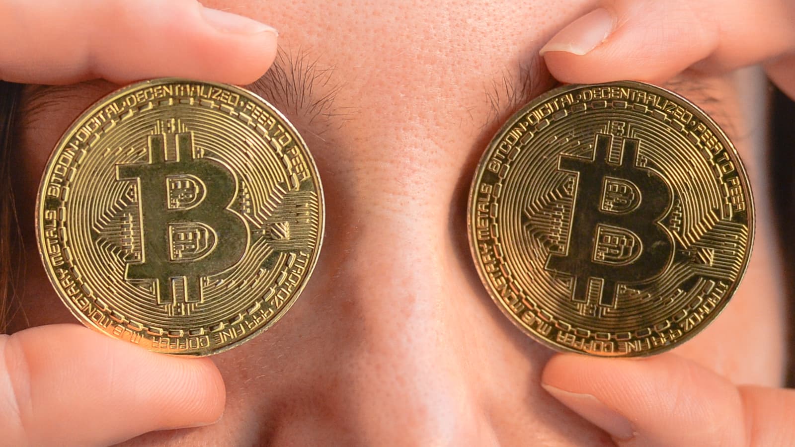 Goldman Sachs explorează o nouă lume de tranzacționare cu bitcoin)