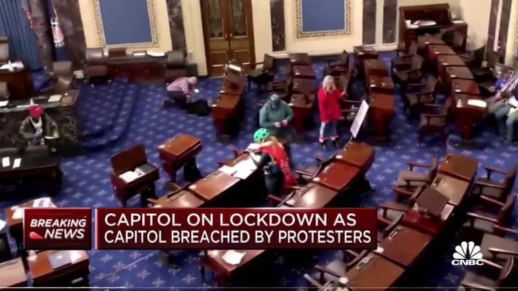 Trump supporters reach floor of U.S. Senate
