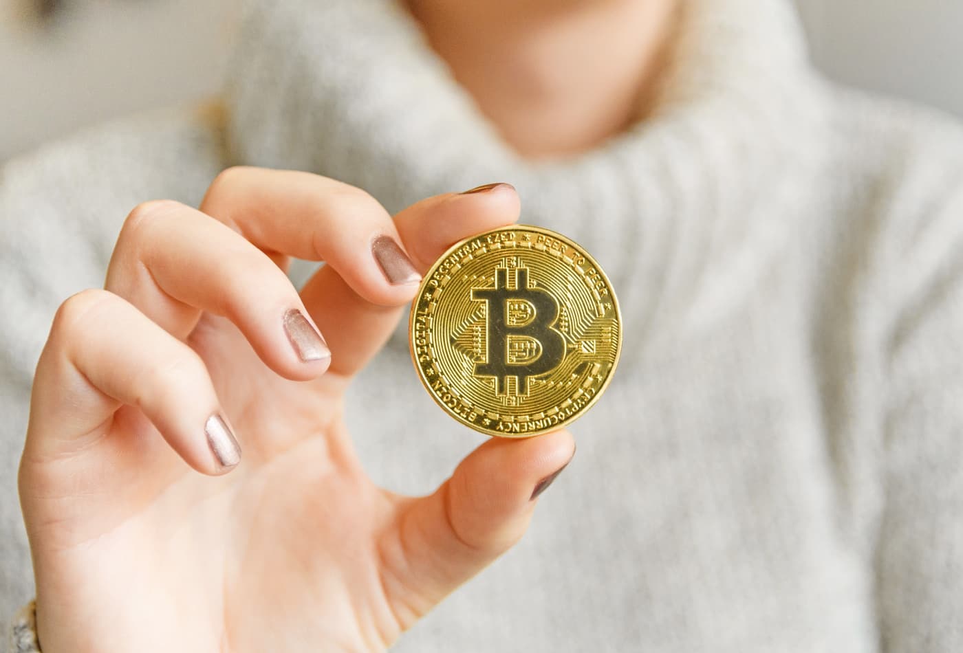 Why people invest in bitcoin: Psychology of cryptocurrency