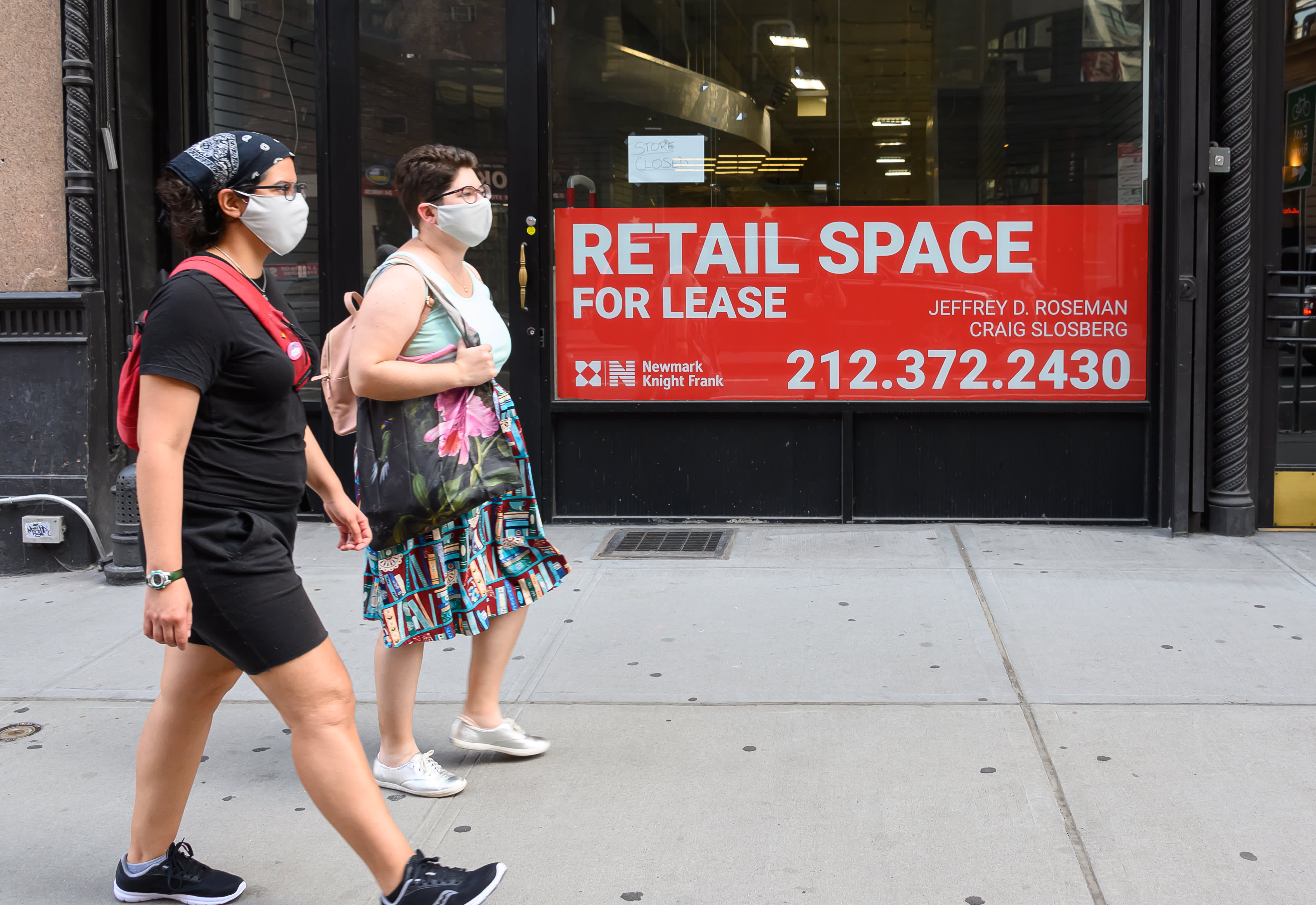 Retailers open more stores than they close, with the help of cheap rent