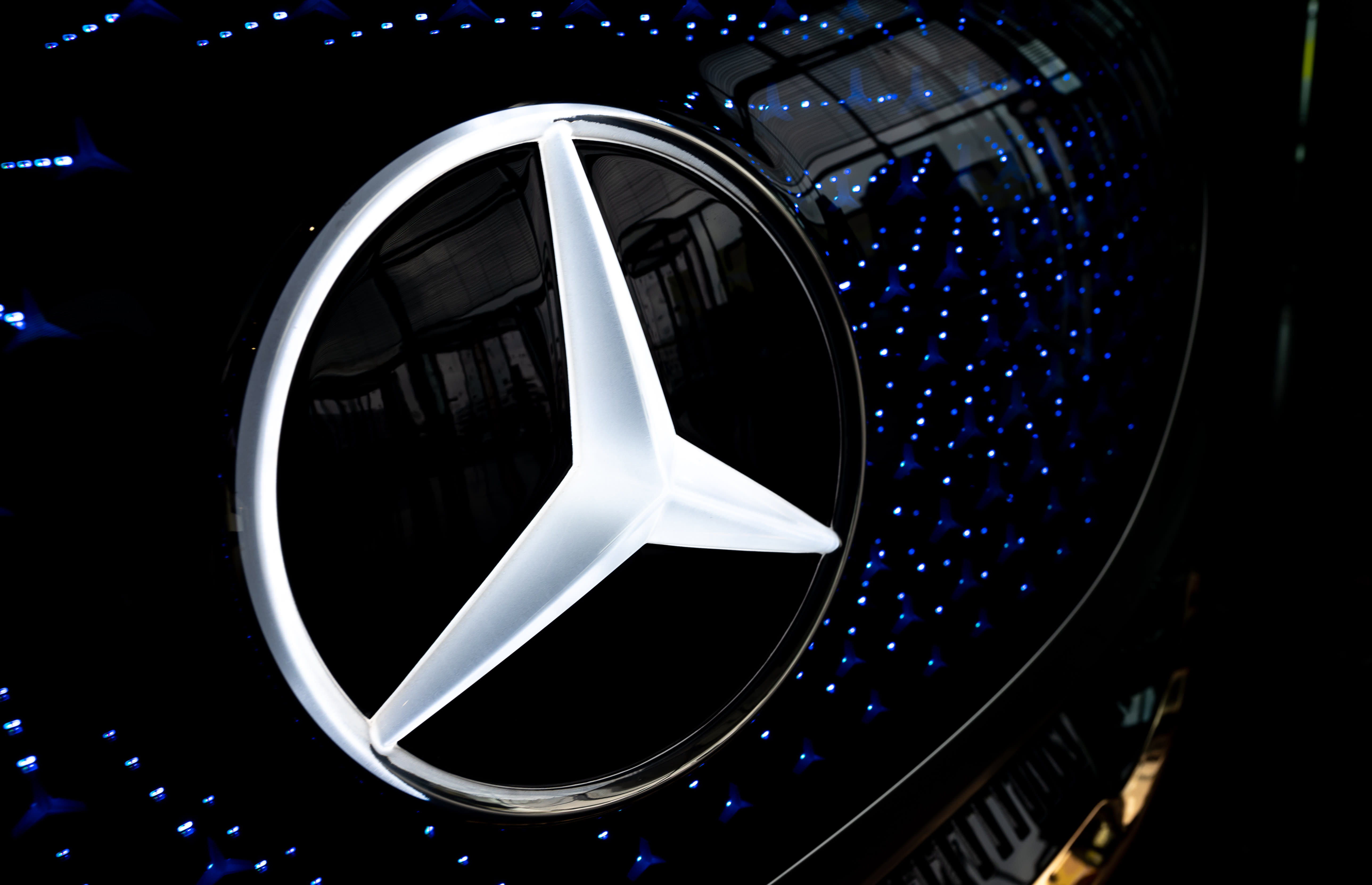 Daimler’s Mercedes-Benz triples sales of electric cars