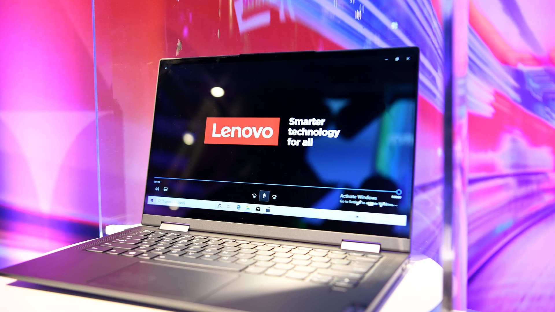 HP, Lenovo and Dell see PC shipments continue to decline in Q3, while Apple bucks the trend
