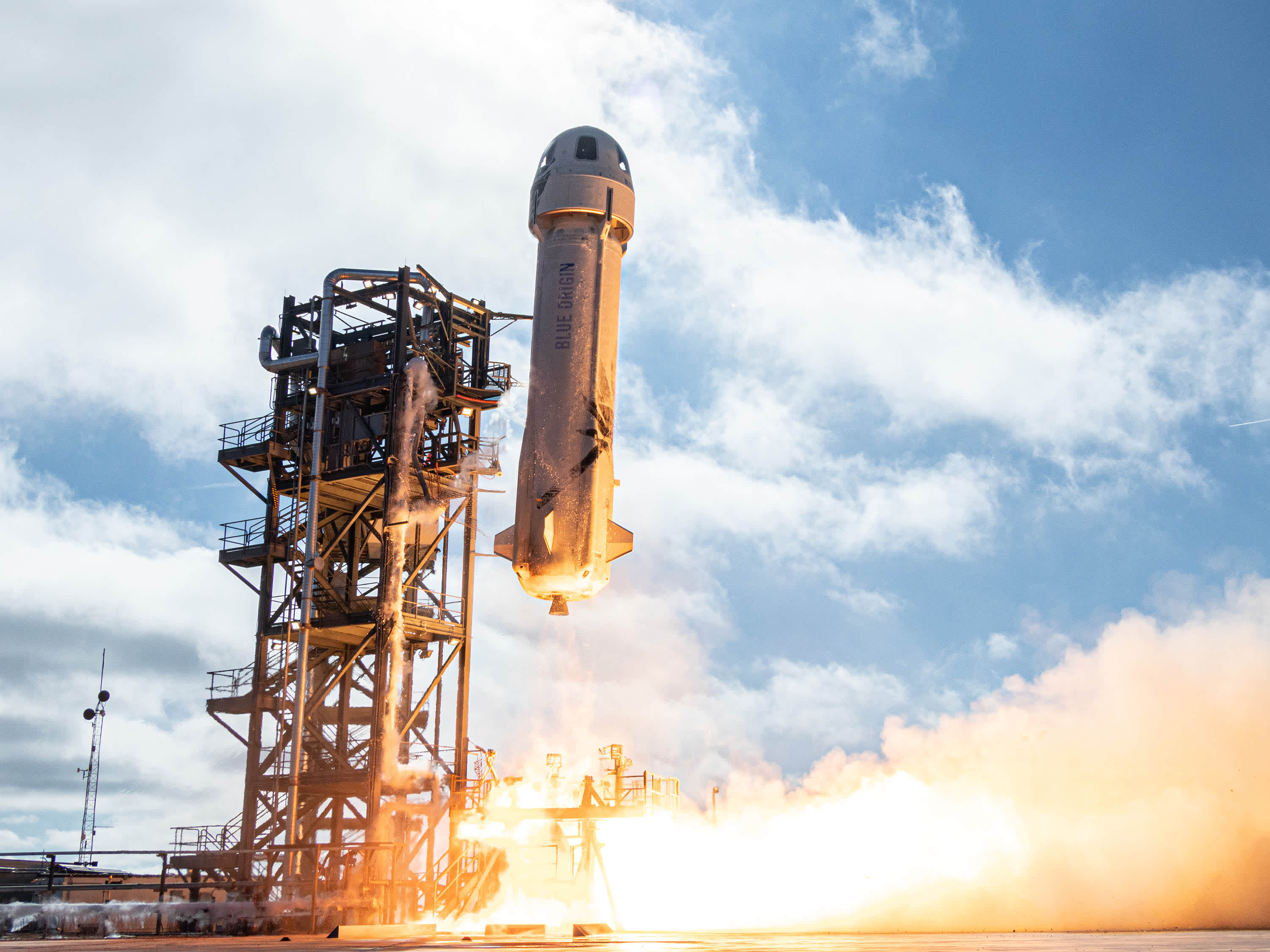 Jeff Bezos' Blue Origin auctions spaceflight seat for $28 million