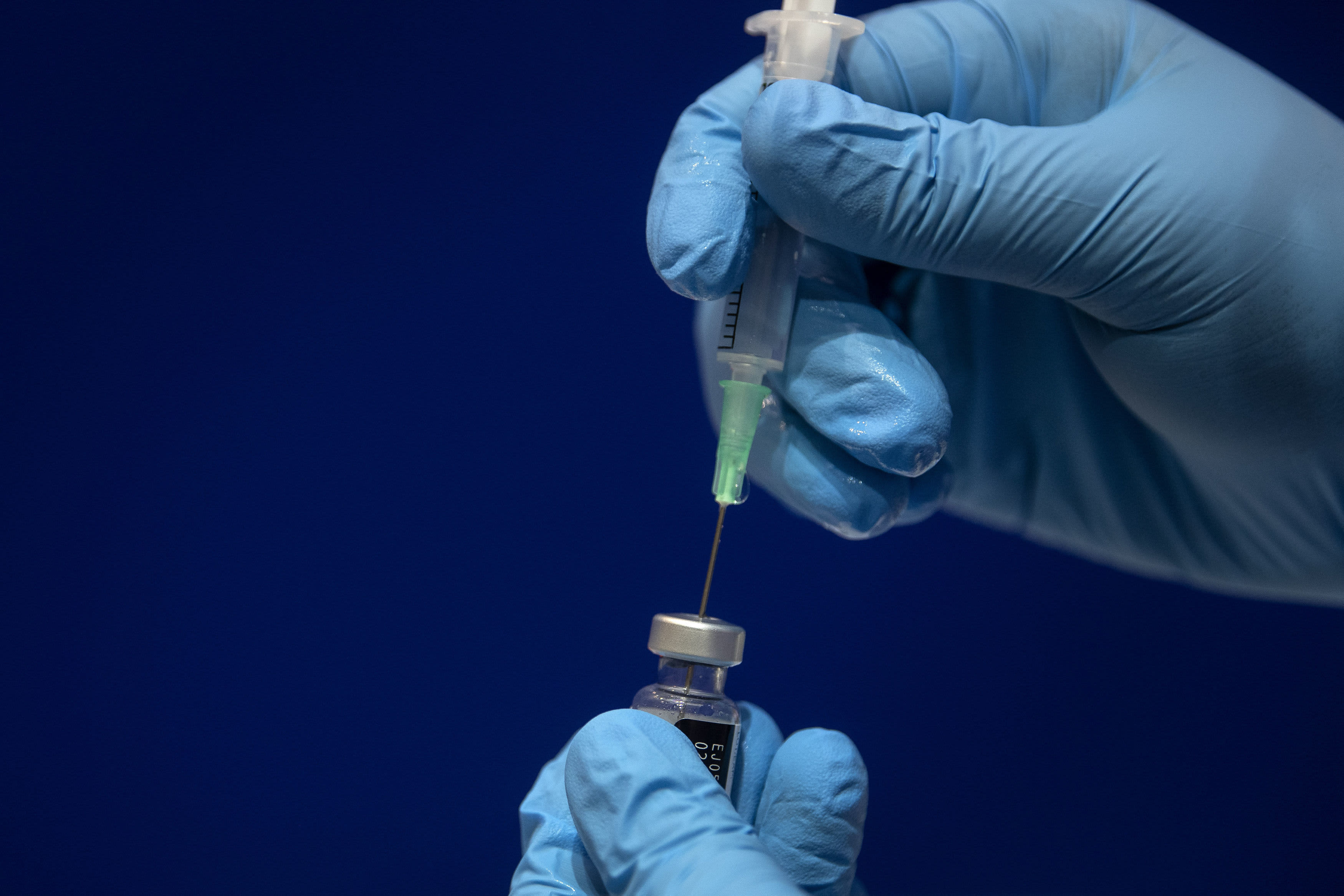 UK hospitals use blockchain to detect coronavirus vaccine temperature