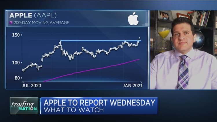 Apple earnings: Two market analysts on watch to watch