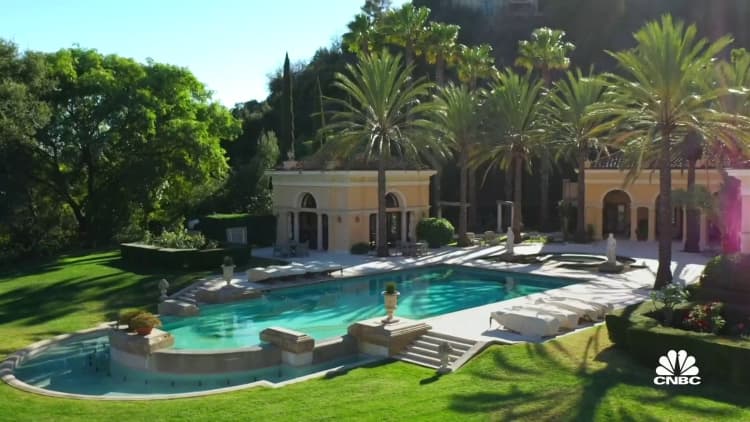 This mega-mansion could become the most expensive home ever sold at auction