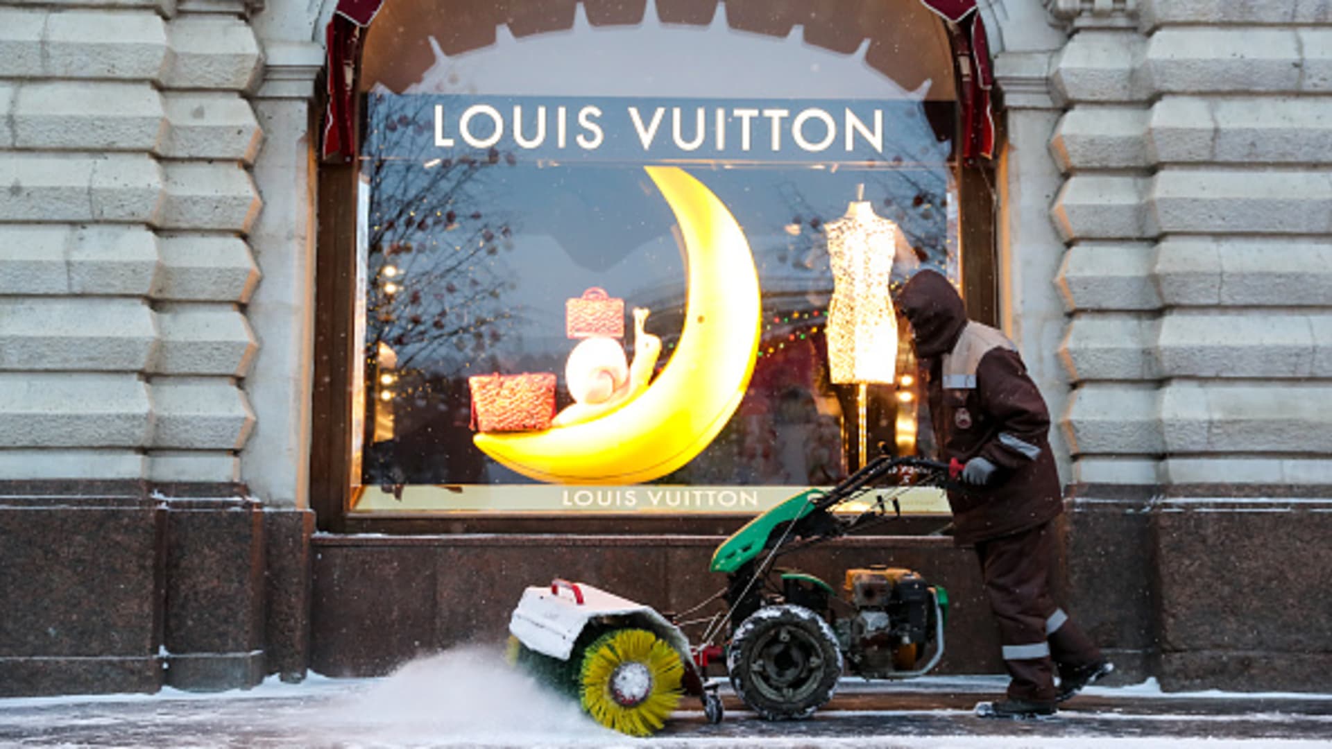 Analysts expect over 2020 decreasing revenue LVMH