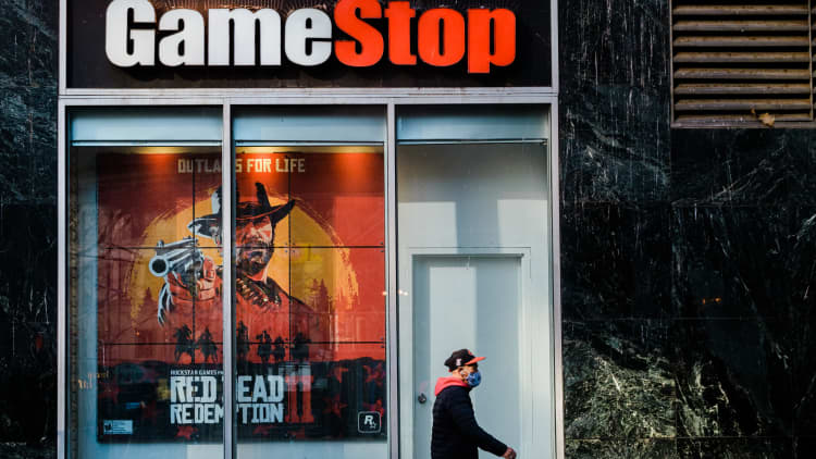 GameStop jumps after Elon Musk tweets link to Reddit board — Here's what experts are watching