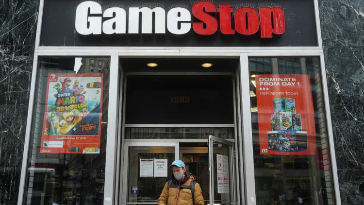 GameStop stock mania continues, and regulators are monitoring the action — Here's what the experts are watching