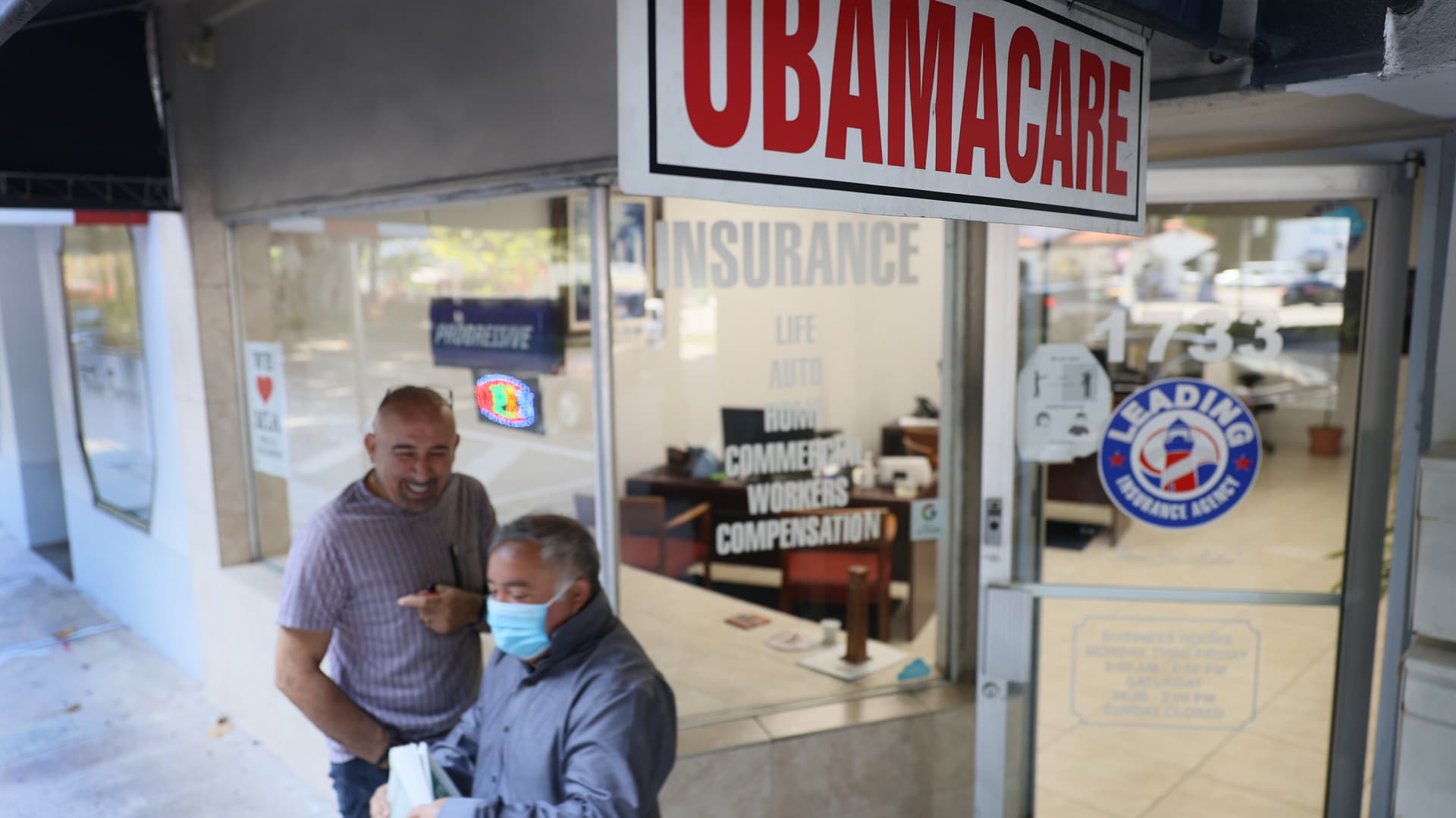 U.S. uninsured fee fell throughout Covid pandemic as Medicaid and Obamacare protection grew