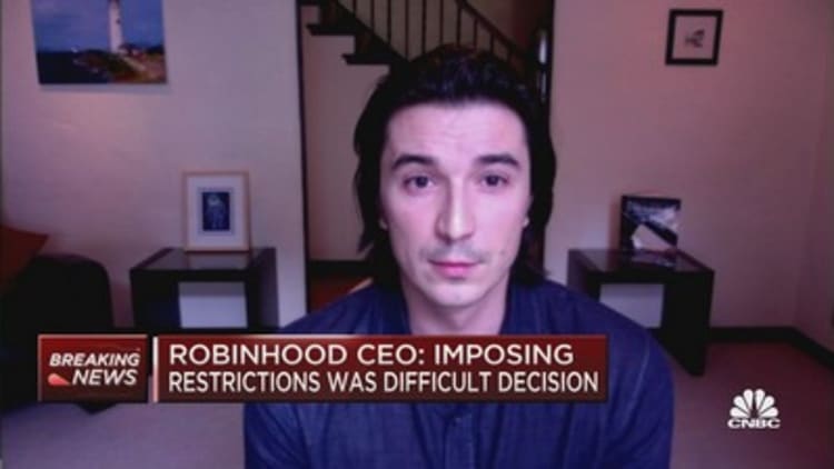 Robinhood CEO denies 'conspiracy theory' that app was 'FORCED by big hedge  funds' to block GameStop stock