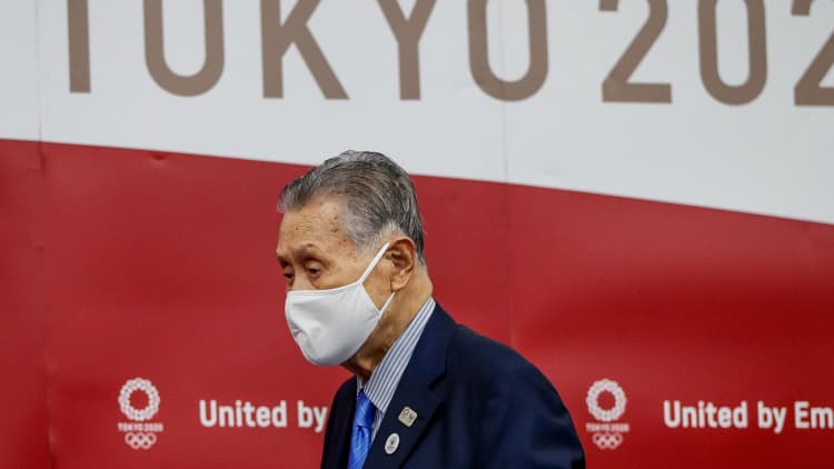 Tokyo Olympics chief Yoshiro Mori resigns, apologizes for sexist remarks