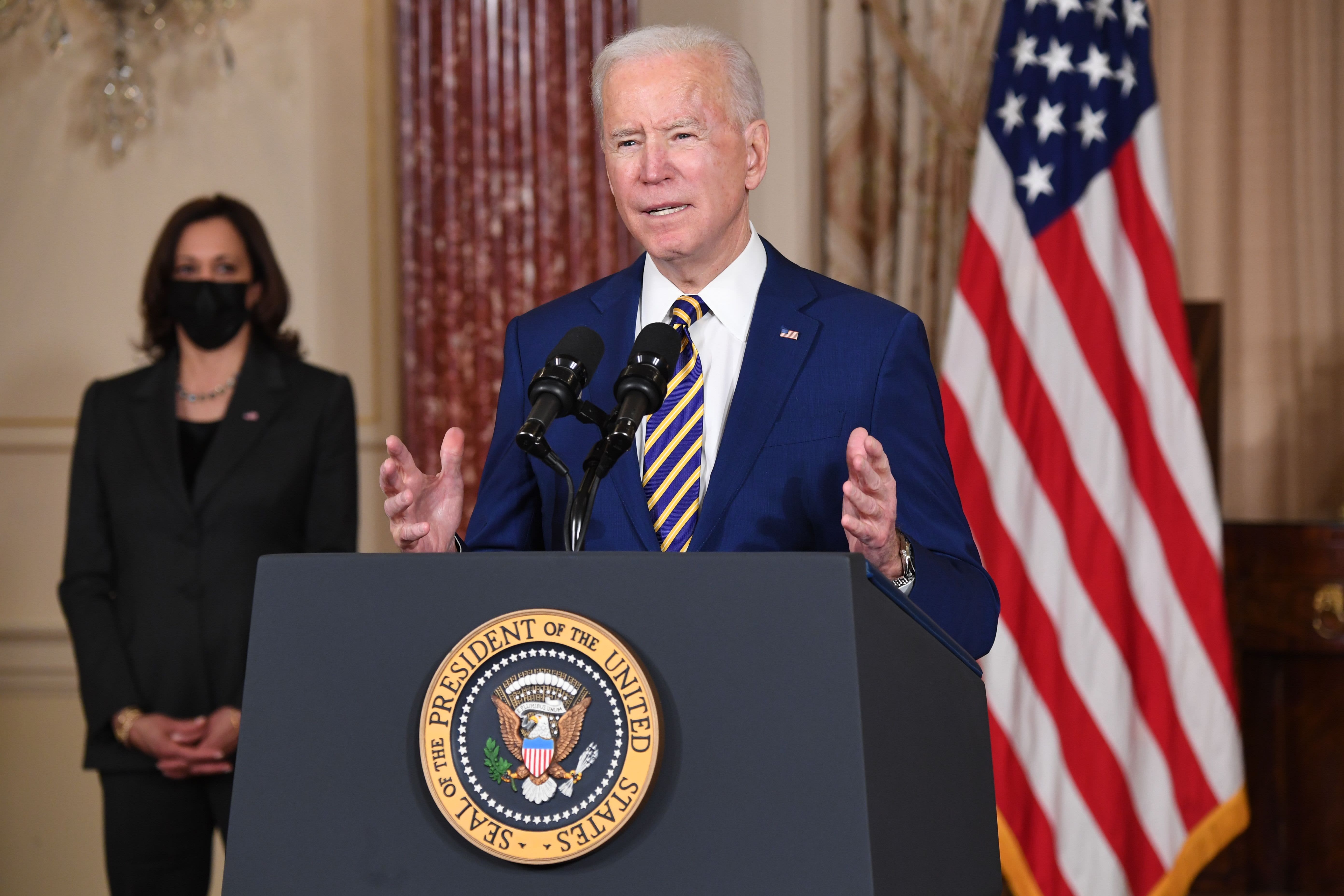 Biden says the US will not hesitate to increase costs for Russia