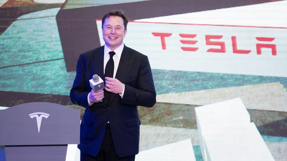 Tesla's Musk meets top Biden officials on EVs in Washington