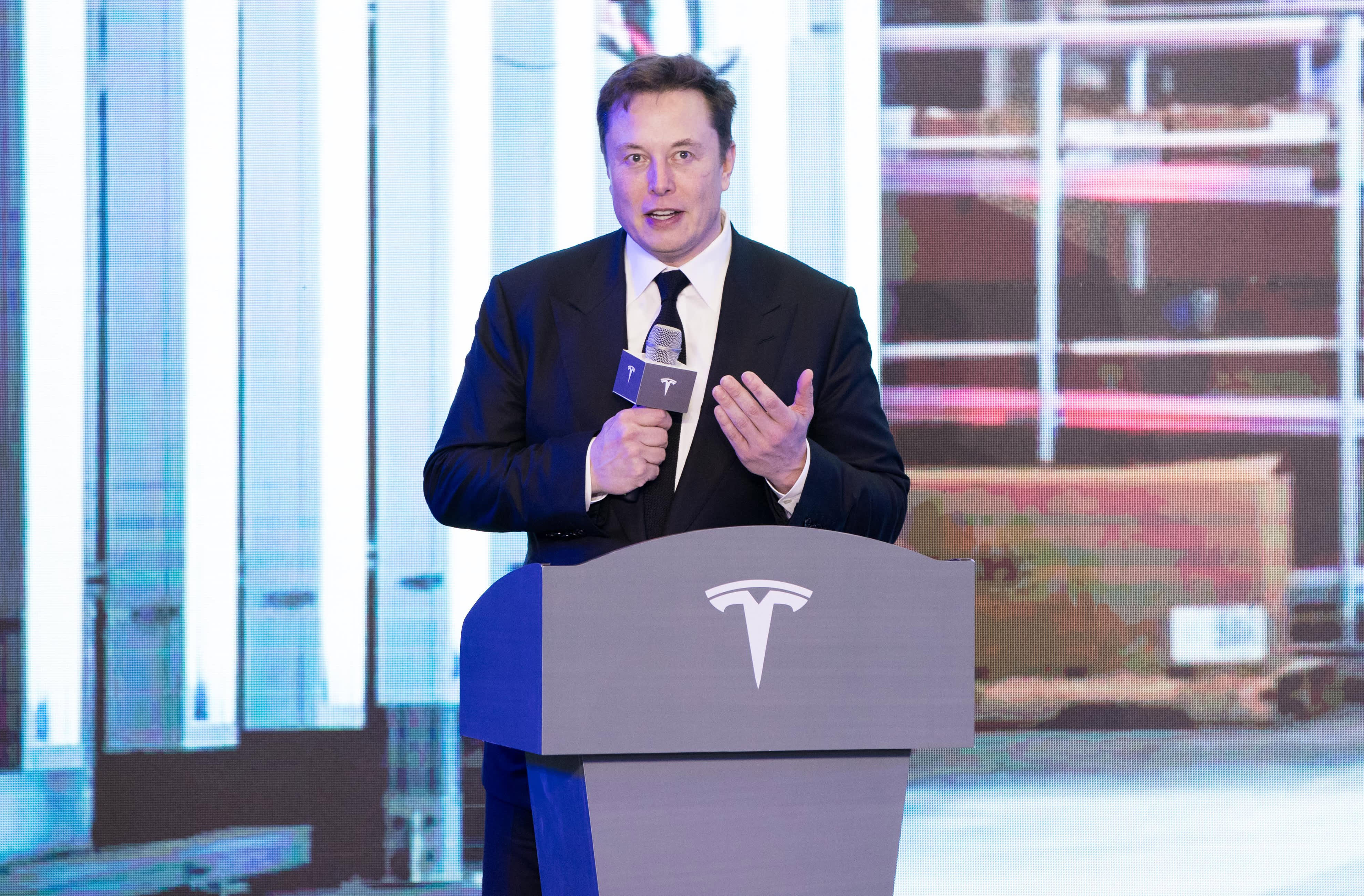 Tesla suffers its biggest fall since September 2020