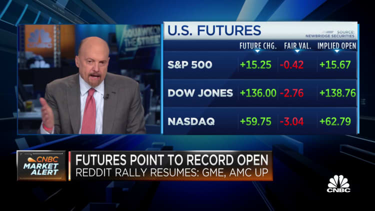Jim Cramer on retail investors: Little guys, wake up! You're smarter than the big guys