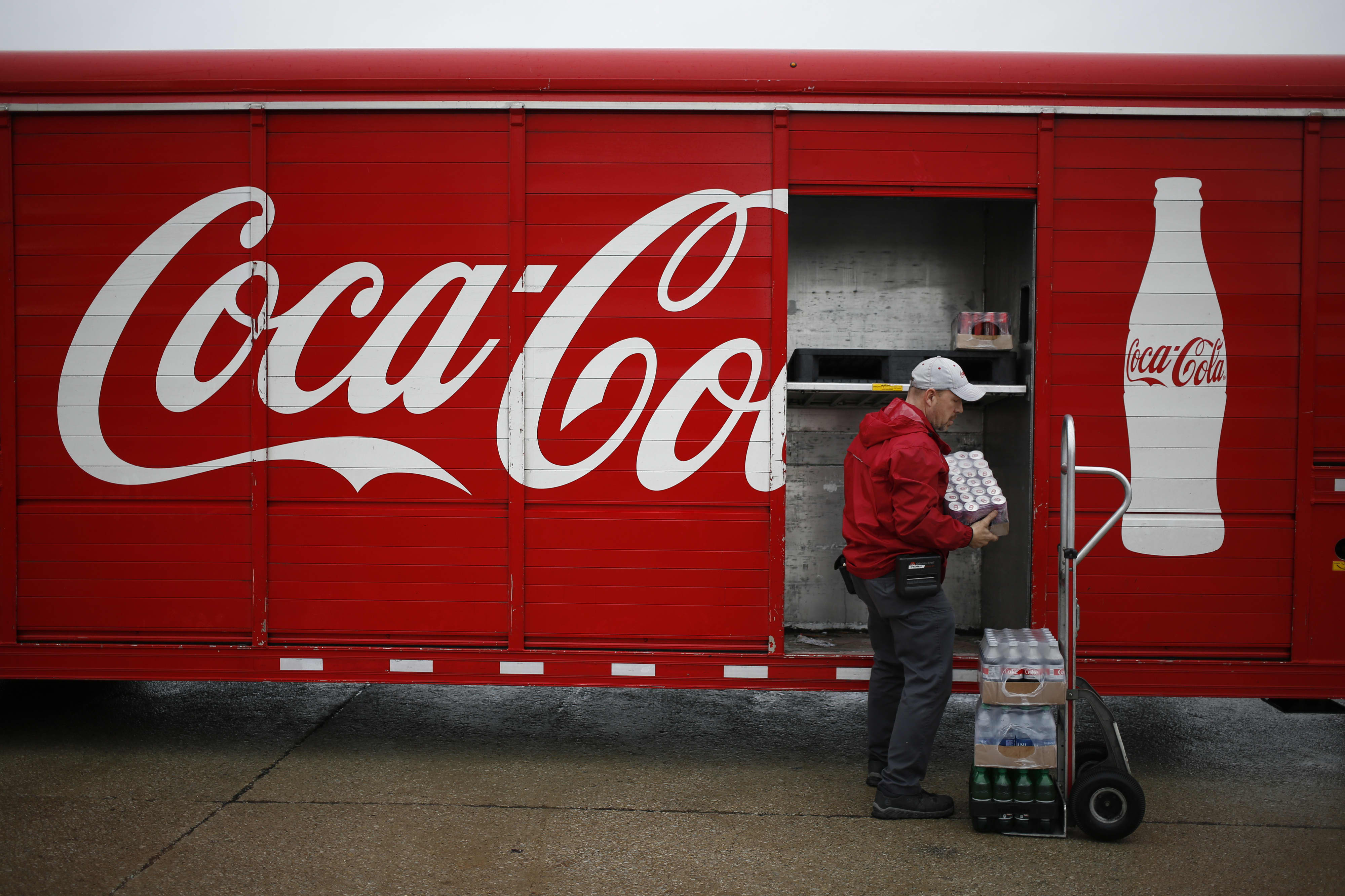 Coca-Cola (KO) won in the fourth quarter of 2020
