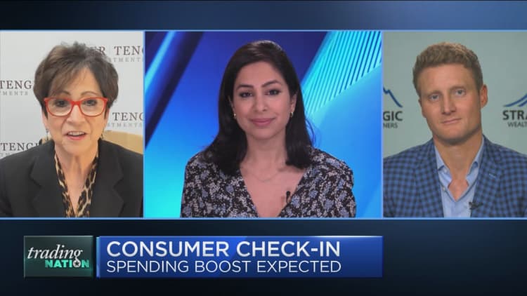Consumer spending expected to grow in 2021—trading a potential boost