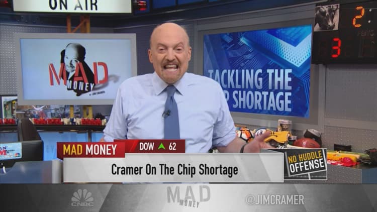 Global chip shortage creates opportunity for U.S. government, Jim Cramer says