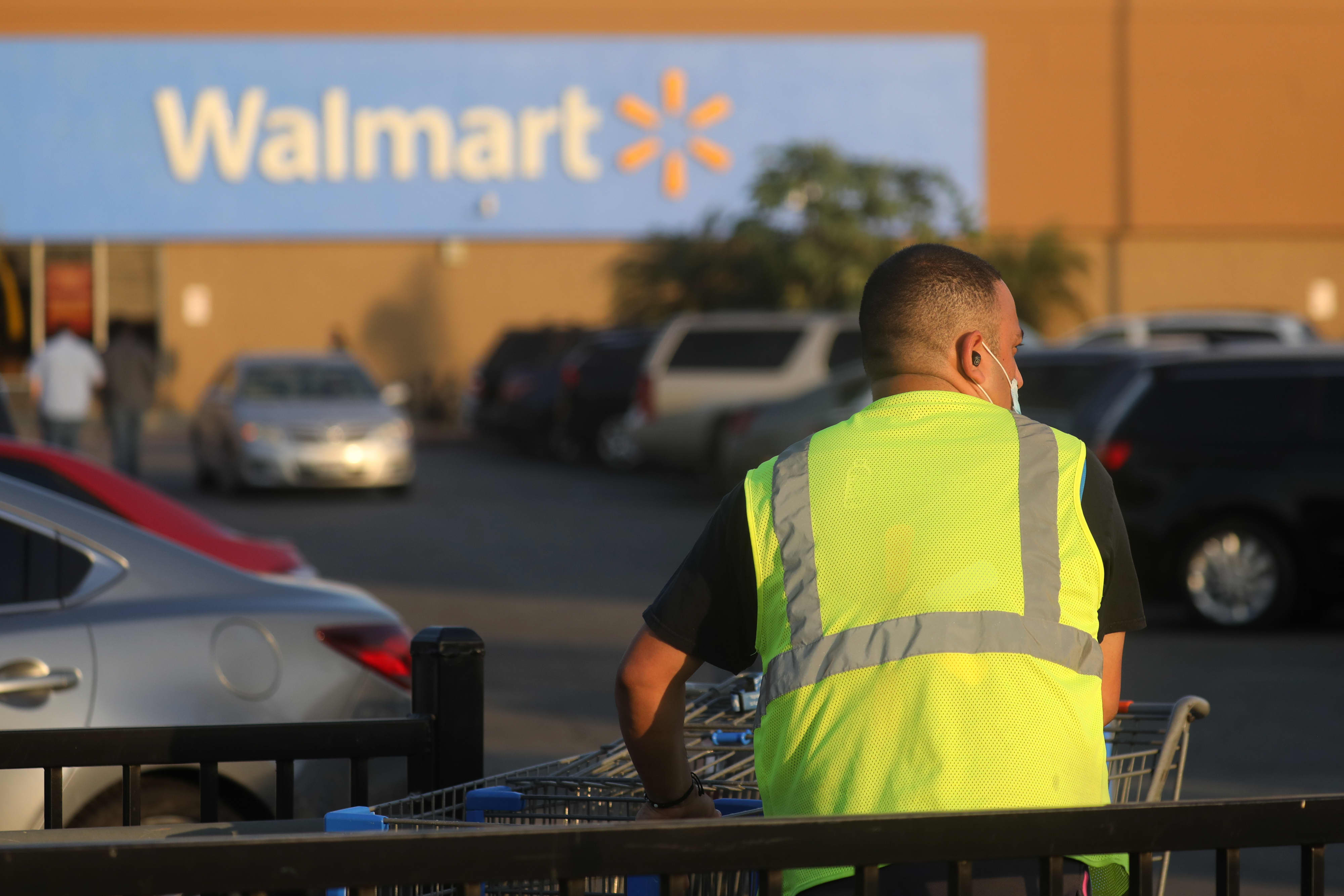 Walmart profits (WMT) in the fourth quarter of 2021 do not meet expectations