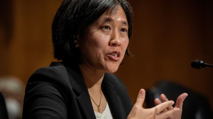 Katherine C. Tai phát biểu trước các phiên điều trần của Ủy ban Tài chính Thượng viện để xem xét đề cử của cô vào vị trí Đại diện Thương mại Hoa Kỳ, với cấp bậc Đại sứ, tại Washington, DC ngày 25 tháng 2 năm 2021.