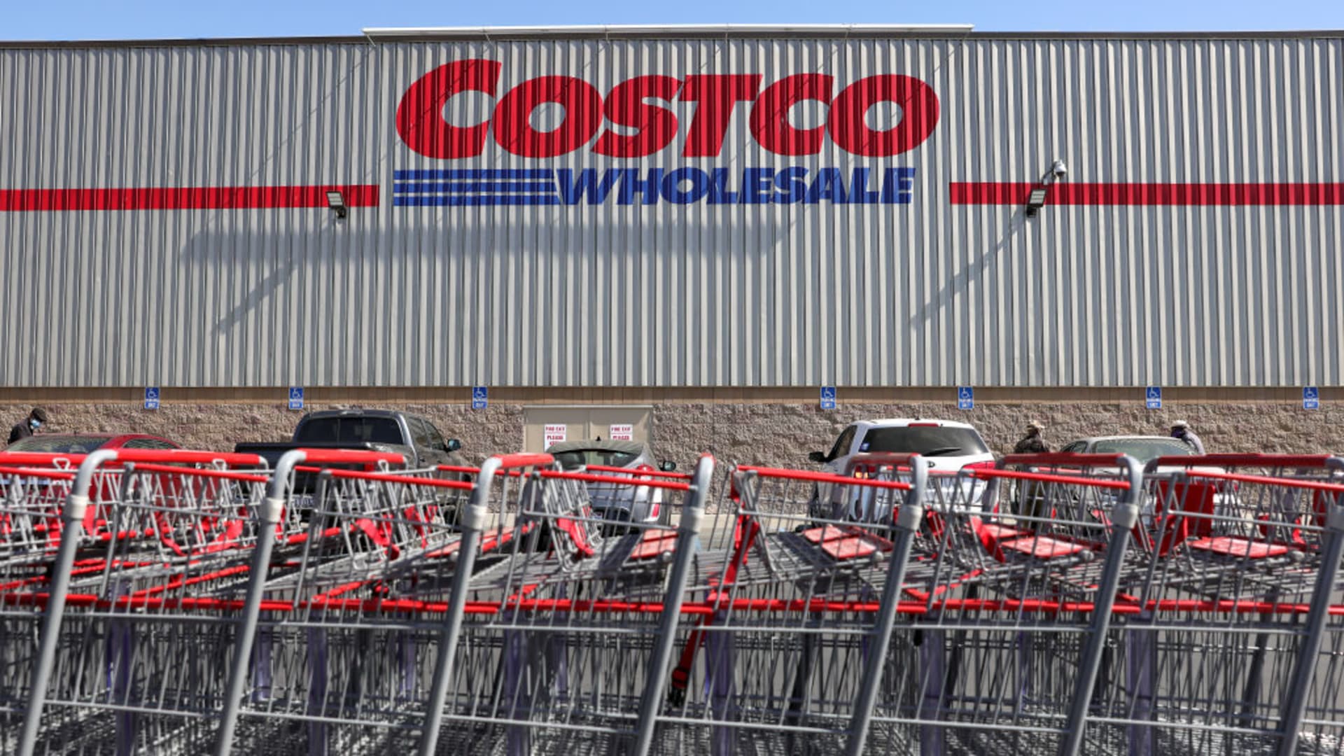 Costco's quarterly results indicate the retailer is thriving despite high inflation - CNBC